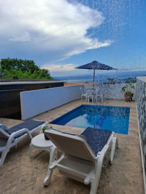 Casa Canto Vista Bella com piscina, churrasqueira, mesa sinuca